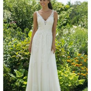 Sweetheart by Justin Alexander romantic a line gown
